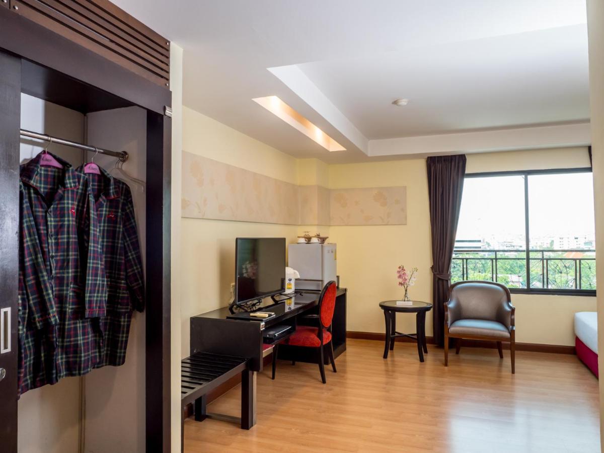 Studio twin bed