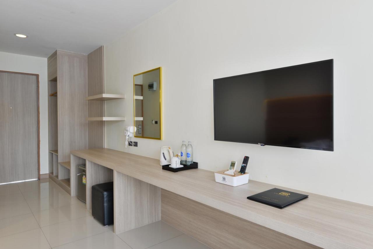Deluxe Double or Twin Room Pool View