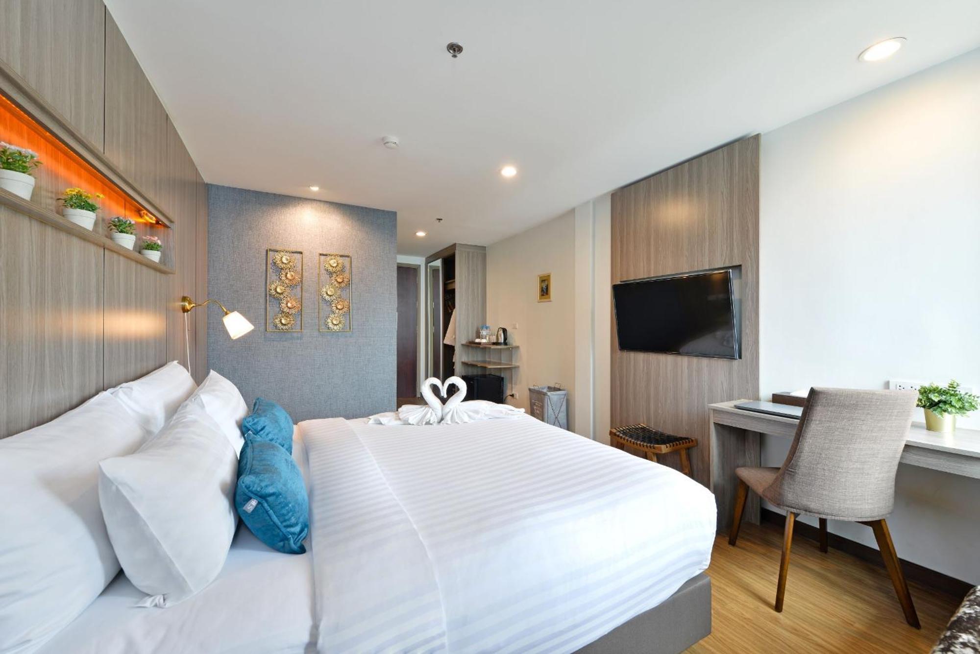 Deluxe King Room