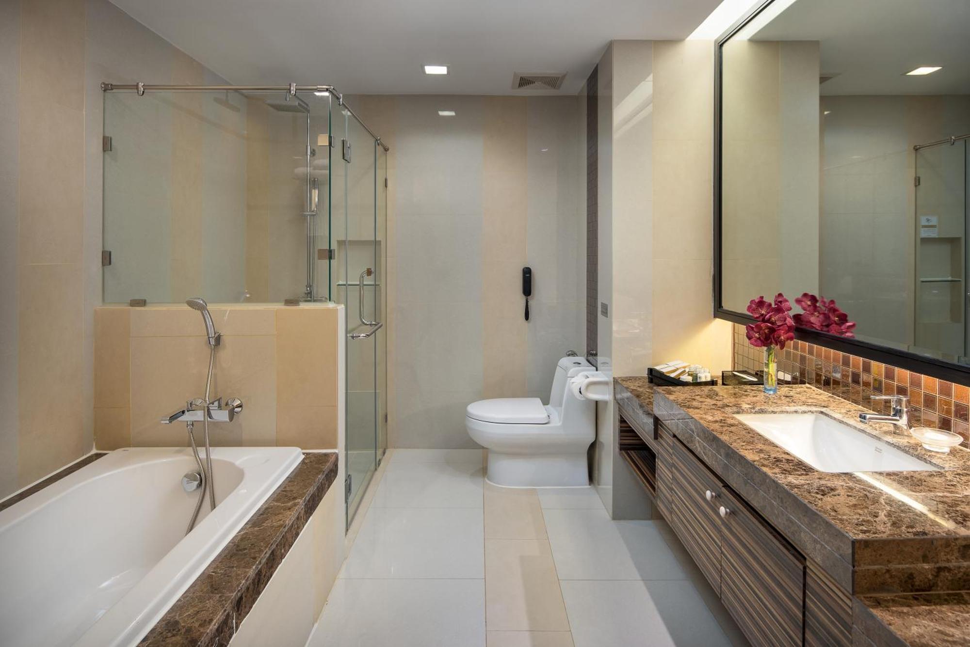Luxury Quadruple Room Main Tower,1638526164:JPEG