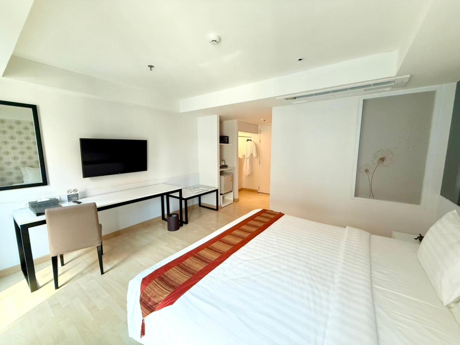 Deluxe Double or Twin Room