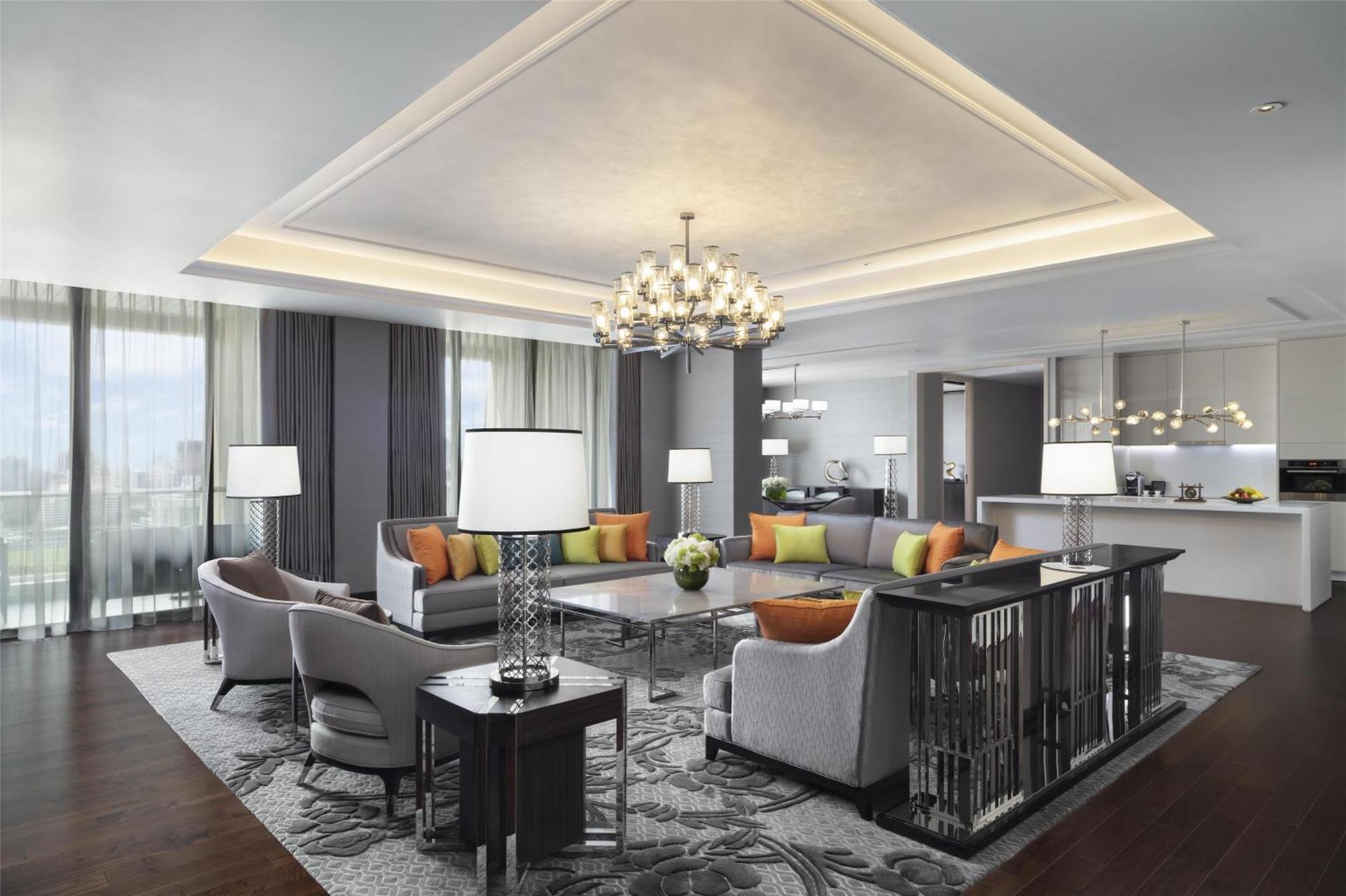 Sindhorn Royal Suite
