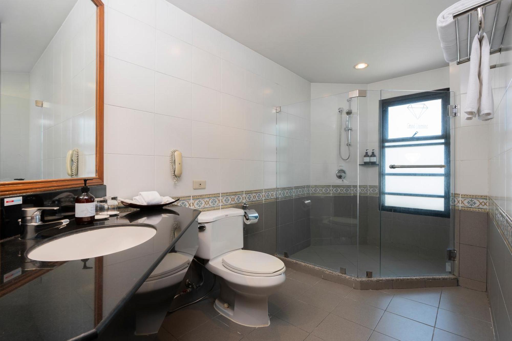 Two-Bedroom Deluxe Suite,1695743696:JPEG