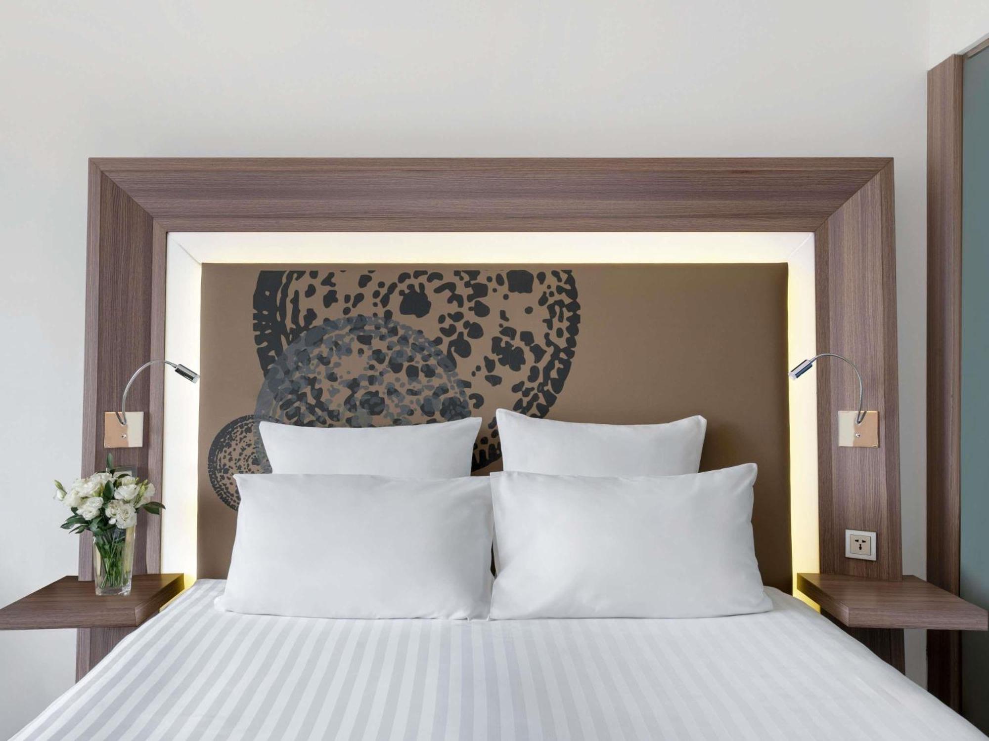 Executive Queen Room,1773680954:JPEG