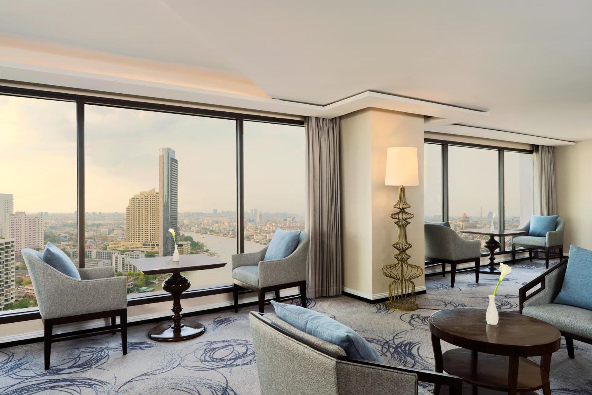 Club Deluxe Club lounge access Guest room 1 King River view