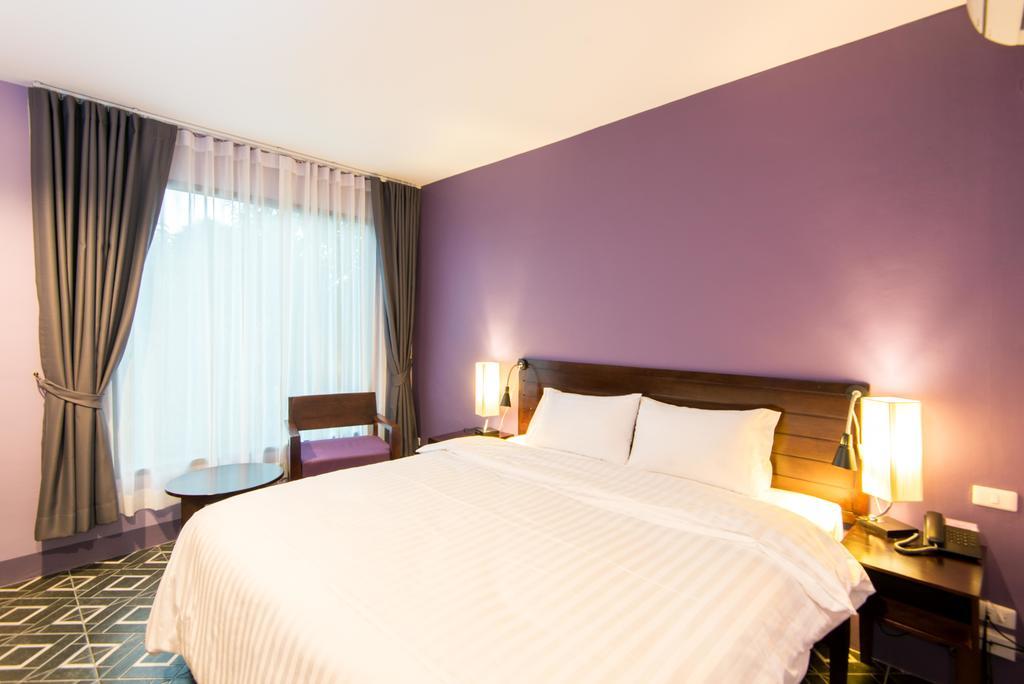 Deluxe Double Room with Round Trip Airport Transfer
