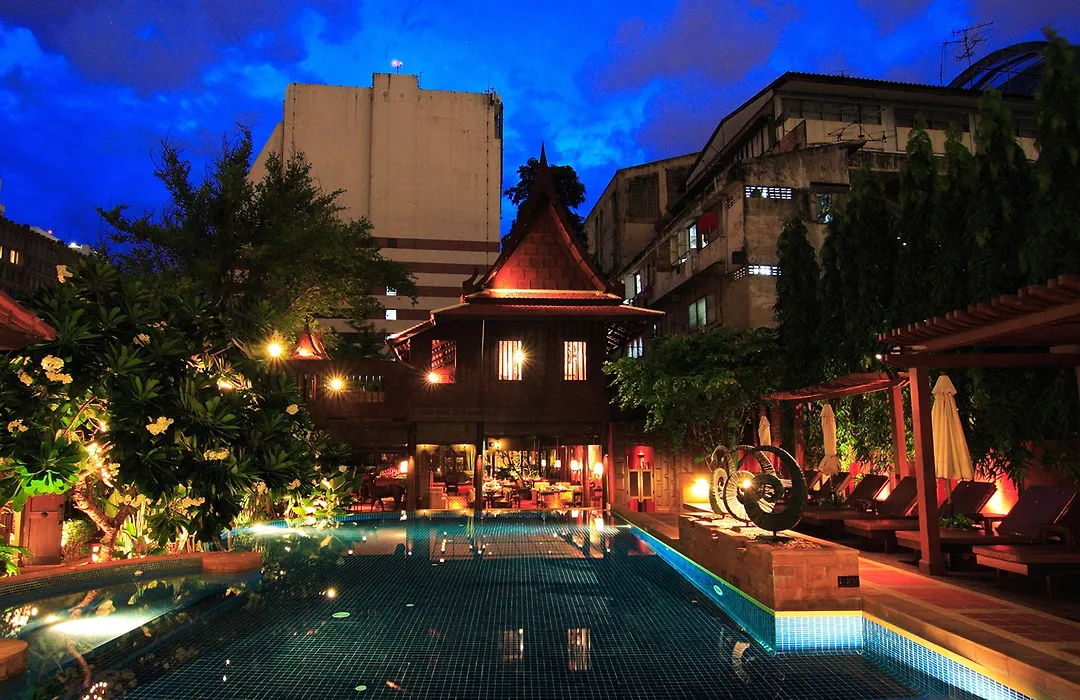 Rose Hotel-1