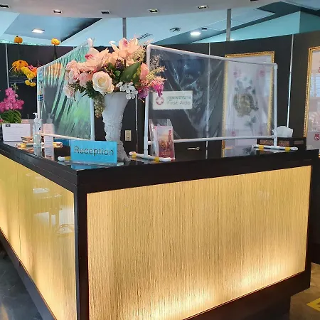 Amora Neoluxe Suites Hotel-3