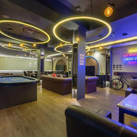 Qiu Hotel Sukhumvit - Bts On Nut Station-2