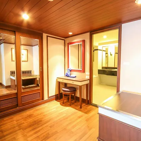 Golden Tulip Sovereign Hotel Bangkok-2