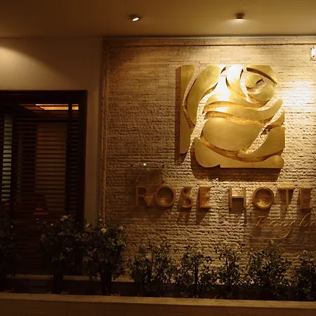 Rose Hotel-2